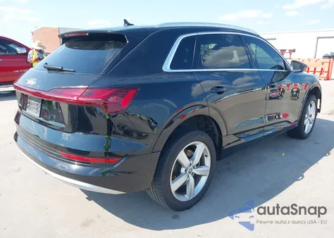 2019 Audi E-Tron Premium Plus из США, поврежденный, VIN WA1LAAGE2KB023105